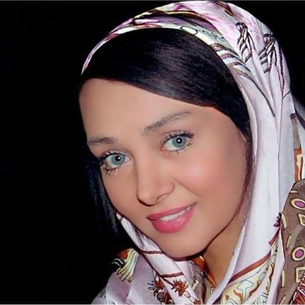 فساد در سینما جواب ترانه علیدوستی به شهره قمر شهره قمر انتخابات بازیگر معروف متجاوز کیست توهین شهره قمر به بهنوش بختیاری کارگردان ح ف خ شهره قمر و هانیه توسلی پست شهره قمر حمایت شهره قمر از رئیسی