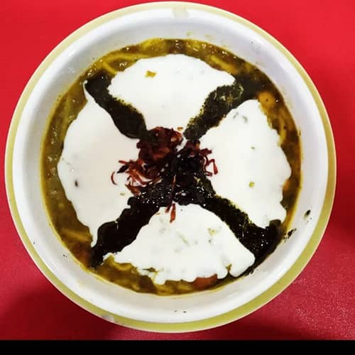تزیین آش رشته با شابلون و کشک و پیاز داغ و خلال دندان ساده و زیبا