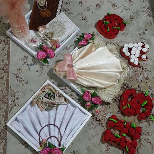 تزیین چادر عروس در اینستاگرام به شکل قو و قلب ساده در باکس