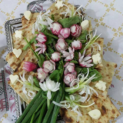 تزیین پیازچه و تربچه به شکل کفشدوزک و گل برای عروس