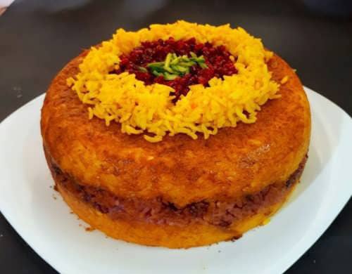 تزیین ته چین مرغ مستطیلی مجلسی با ماست و زرشک ساده