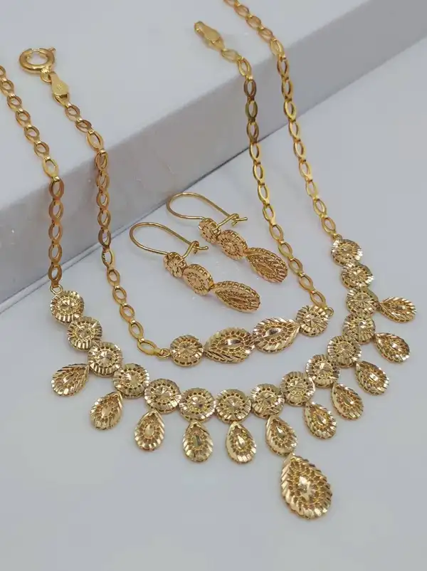 انواع مدل سرویس طلا + جدیدترین مدل سرویس طلای با نگین و بدون نگین برای استفاده در مهمانی و عروسی