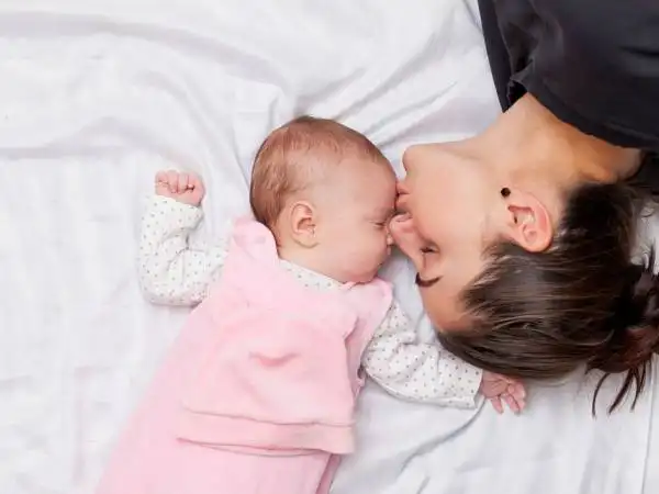 مدل عکس گرفتن در خانه + زیباترین ژست های خاص برای عکس خفن گرفتن در خانه