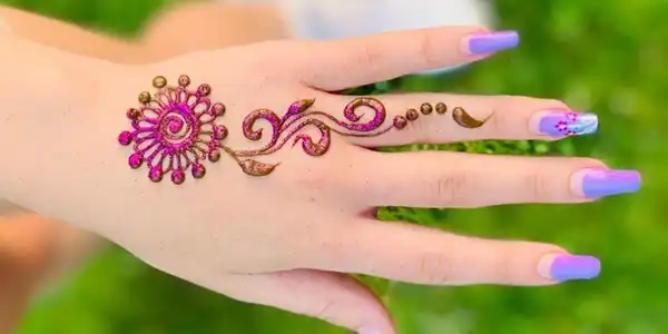 مدل حنا آسون + بامزه ترین طرح های حنا فانتزی و سرگرم کننده و آسان برای اجرا روی دست