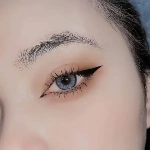 مدل خط چشم نازک + جذاب ترین مدل های خط چشم ترند دخترانه و زنانه برای میکاپ حرفه ای