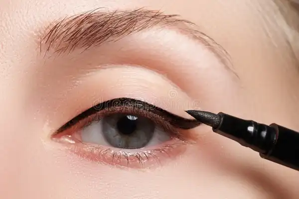 مدل خط چشم ساده و شیک + جدیدترین مدل های خط چشم با ماژیک و سایه دخترانه و شیک