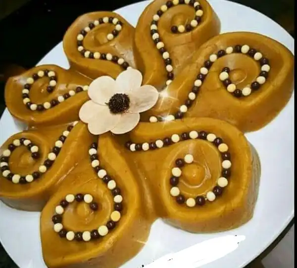 تزیین حلوا مجلسی + زیباترین دیزاین حلوای خوشمزه و لذیذ برای مراسم ختم و روضه لاکچری
