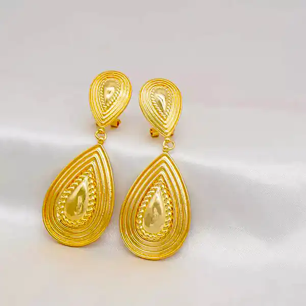 مدل گوشواره اشکی + شیک ترین مدل های گوشواره اشکی ترند امسال