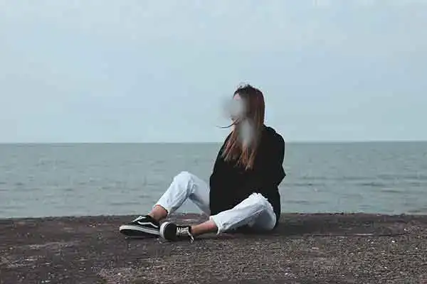 مدل عکس گرفتن کنار دریا + زیباترین و جدیدترین ژست های عکس گرفتن کنار دریا