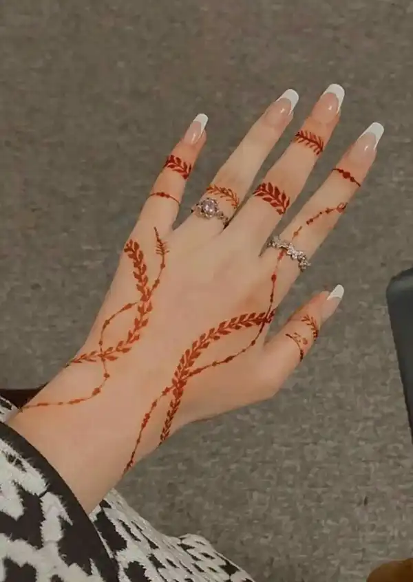 مدل حنا ساده + زیباترین مدل حنا ساده و فانتزی برای دست به عنوان اکسسوری خاص
