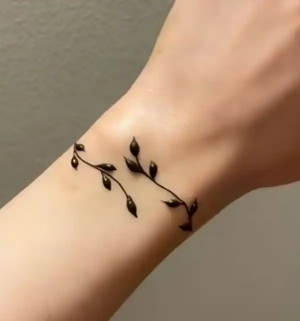 مدل حنا ساده + زیباترین مدل حنا ساده و فانتزی برای دست به عنوان اکسسوری خاص
