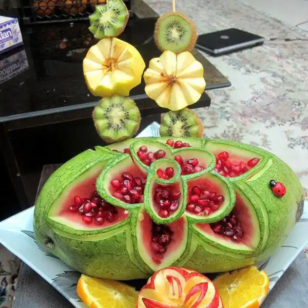 تزیین هندوانه شب یلدا + جذاب ترین تزیین هندوانه شب یلدا که جلوه میز شمارا از این رو به اون رو می کند