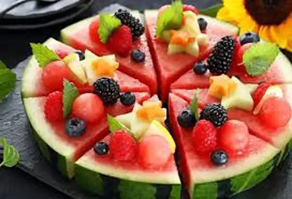 تزیین هندوانه شب یلدا + جذاب ترین تزیین هندوانه شب یلدا که جلوه میز شمارا از این رو به اون رو می کند