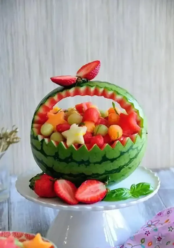 تزیین هندوانه شب یلدا + جذاب ترین تزیین هندوانه شب یلدا که جلوه میز شمارا از این رو به اون رو می کند