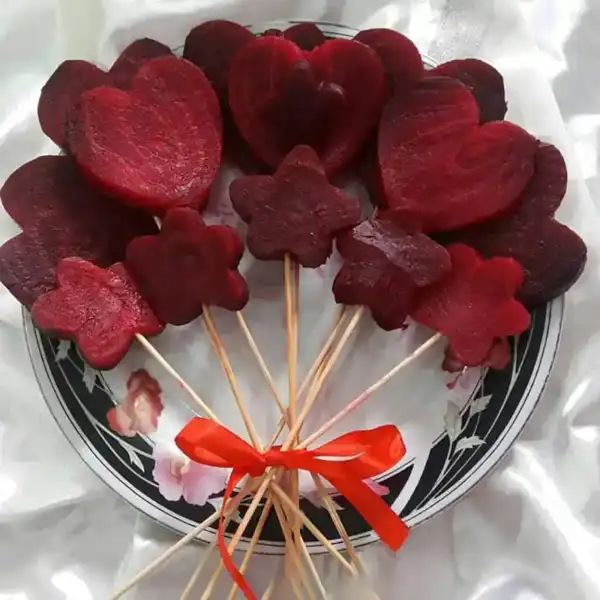 تزیین لبو شب یلدا + زیباترین تزیین لبو شب یلدا برای گذاشتن روی میز کنار خوراکی های جذاب دیگر