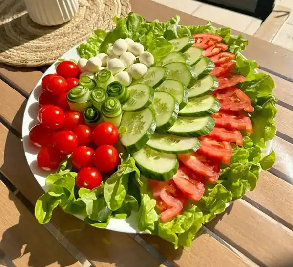 تزیین سالاد کاهو + جذاب ترین تزیین سالاد کاهو برای چیدمان فوق العاده سفره برای مهمان های خاص و عزیز