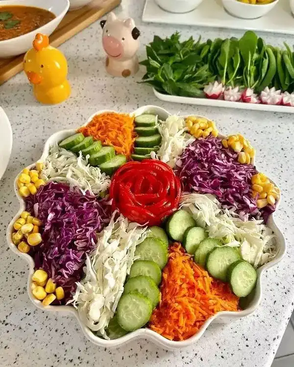 تزیین سالاد کاهو + جذاب ترین تزیین سالاد کاهو برای چیدمان فوق العاده سفره برای مهمان های خاص و عزیز