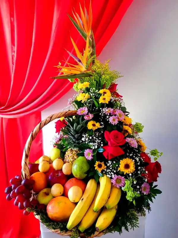 تزیین میوه شب یلدا برای عروس + زیباترین تزیین میوه شب یلدا برای عروس که بیشترین جذابیت را برای هدیه بردن داشته باشد