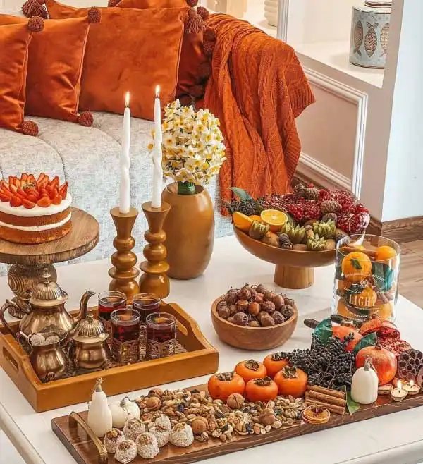 تزیین سفره شب یلدا لاکچری عروس + جذاب ترین و رنگی ترین تزیین سفره شب یلدا لاکچری عروس با خوراکی های خوشمزه