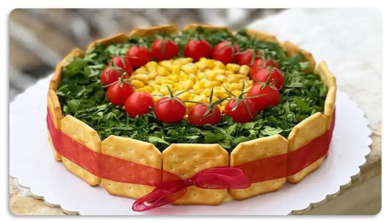  تزیین سالاد الویه ساده و شیک تزیین سالاد الویه با هویج و خیارشور تزیین سالاد الویه جدیدترین تزیین سالاد الویه ساده برای مدرسه تزیین سالاد الویه تک نفره برای تولد تزیین سالاد الویه برای مهمانی 